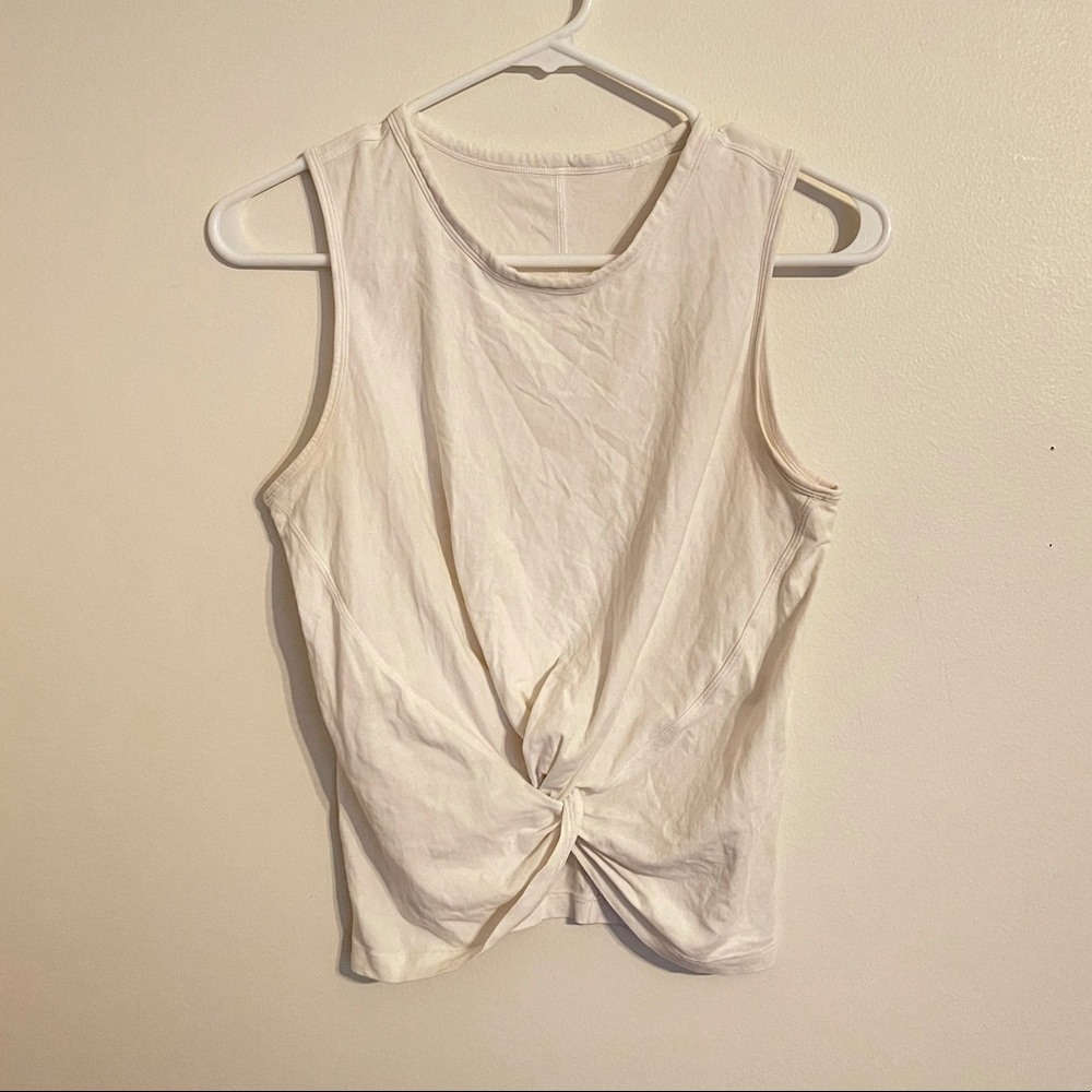 White lululemon crop